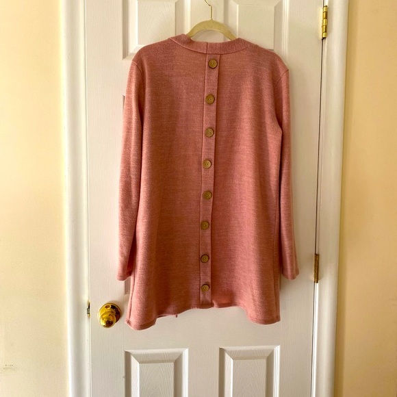 SALE🖤 Exclusive Button Back Cardigan - Picture 3 of 4